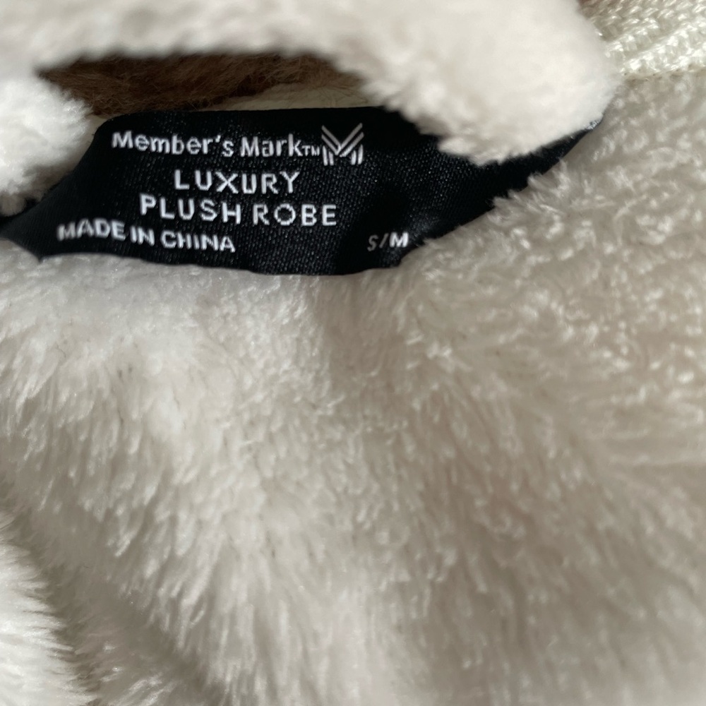 Luxury Robe Women’s Bathrobe S/M Ultra Soft | Elegance and Winter Comfort - Picture 11 of 12